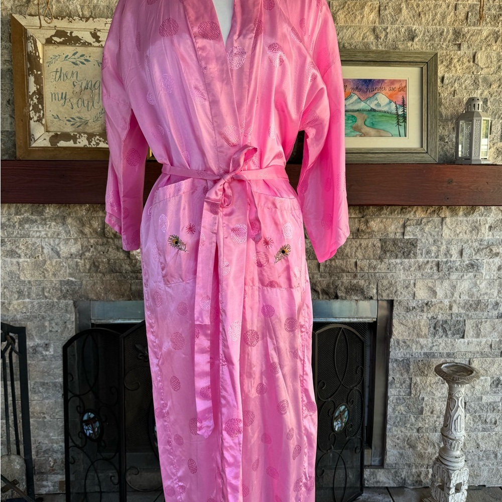 Vintage Pink Embroidered Peacock Satin Robe - Picture 12 of 14